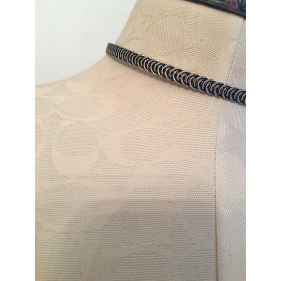 Vintage Silvertone Distressed Look Interlocking Circles Open Back Choker Necklac - Picture 3 of 5